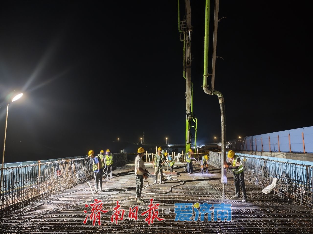 项目强省会｜二环南快速路龙鼎立交9月底前全面建成通车，新建匝道桥主体已合龙