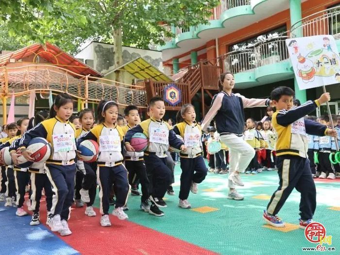 超燃！亲子微马乐翻天——济南市经五路幼儿园举办趣味运动嘉年华系列活动