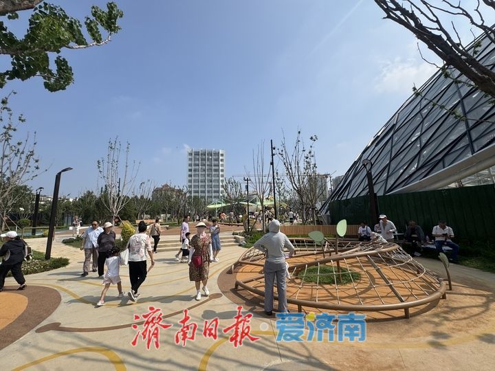 槐苑文化体育公园开放人气高涨 市民乐享夏日休闲时光