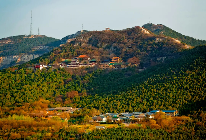  “泉”在济南享金秋｜中秋假期“红墩墩”上路，带您免费环游千佛山