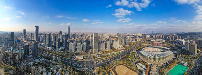 寒潮带来“泉城蓝”，蓝天白云美如画