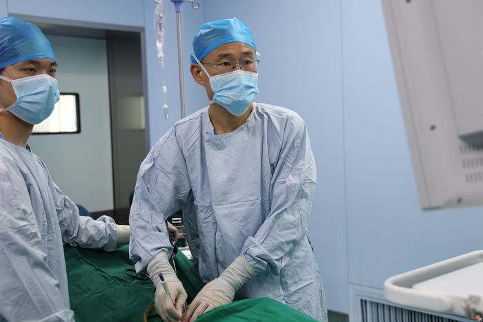 仁心仁术 守护未来——记山东第一医科大学附属省立医院小儿普外科副主任王刚