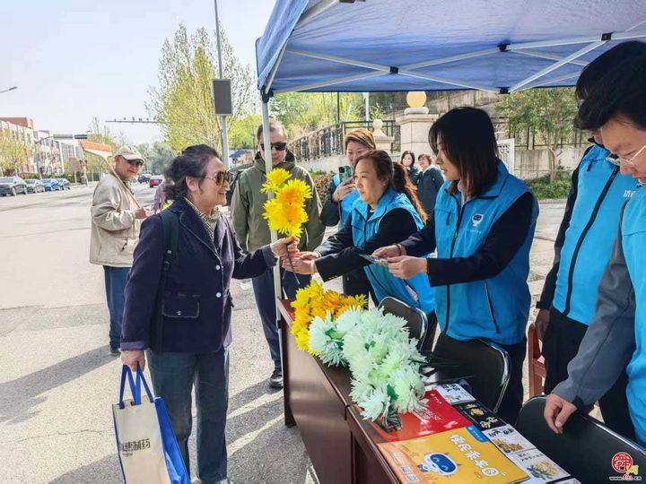 清明假期运送389万人次！济南公交“护航”祭扫踏青，这些贴心服务你体验了吗？