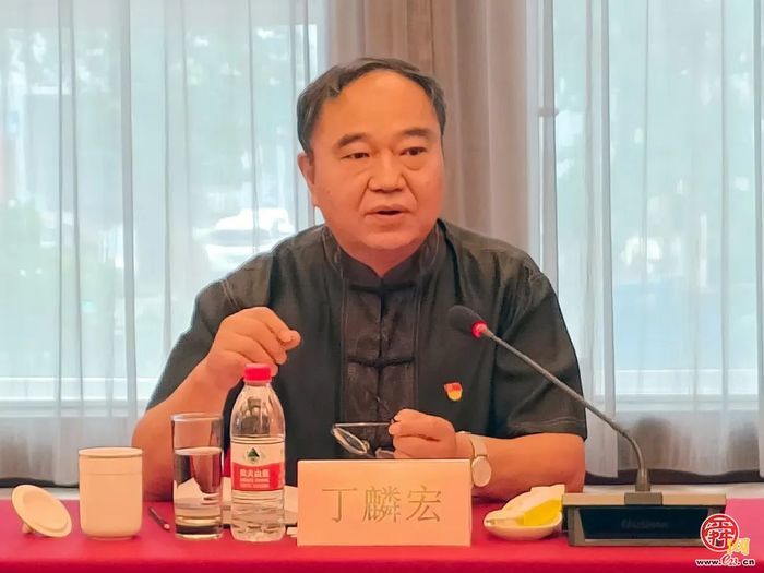 济南市商业联合会开展党建主题活动暨新会员授牌仪式