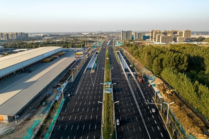 项目强省会丨高效串联区域组团！起步区黄河大道一期工程地面道路全线通车