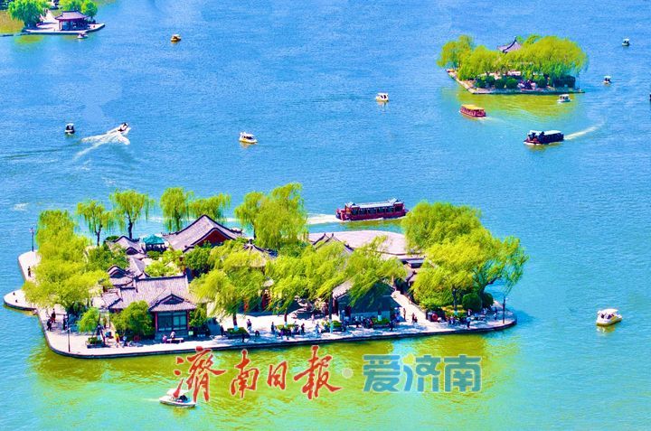 一年四季 泉在济南｜明湖泛舟 游客近距离感受泉城湖光山色之美