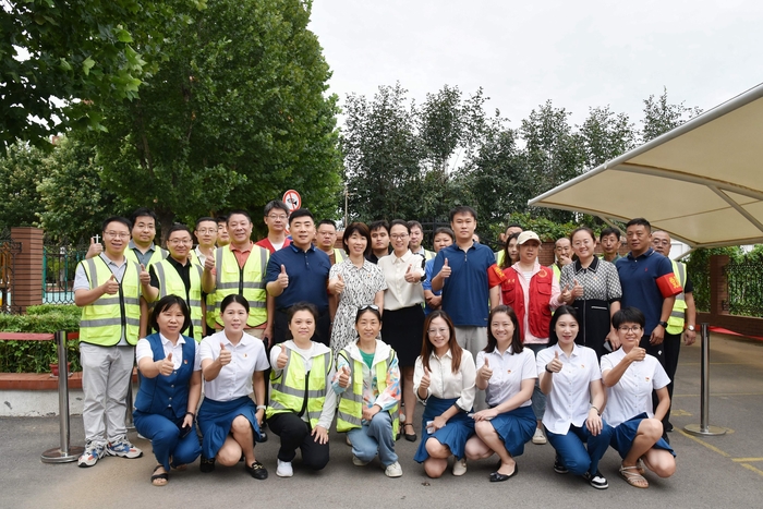 私立济齐鲁学校开展“校社共建 党员助学”主题党日活动