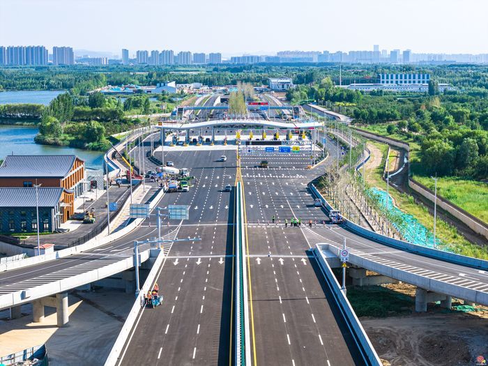 5分钟穿越黄河 世界最大直径水下盾构隧道济南黄岗路黄河隧道通车