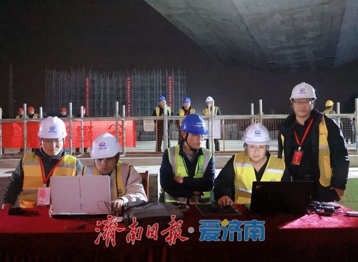 项目强省会｜历时145分钟，济南开源路涉铁段主桥顺利完成转体对接