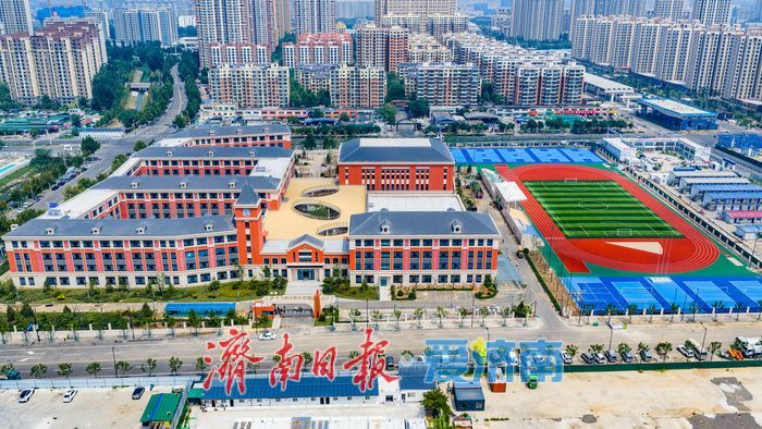 钟楼+特色外立面！高新区贤达学校实景显现 投用在即