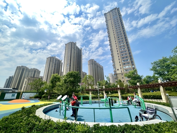 济南云锦湖公园 湖河相映美不胜收