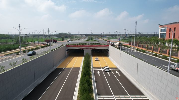 济南济泺路北延黄河隧道建成通车