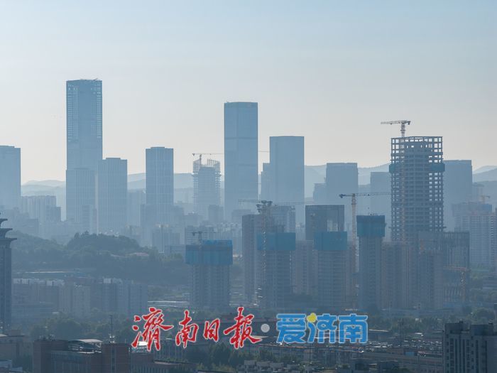 一城秋意，半入丹青