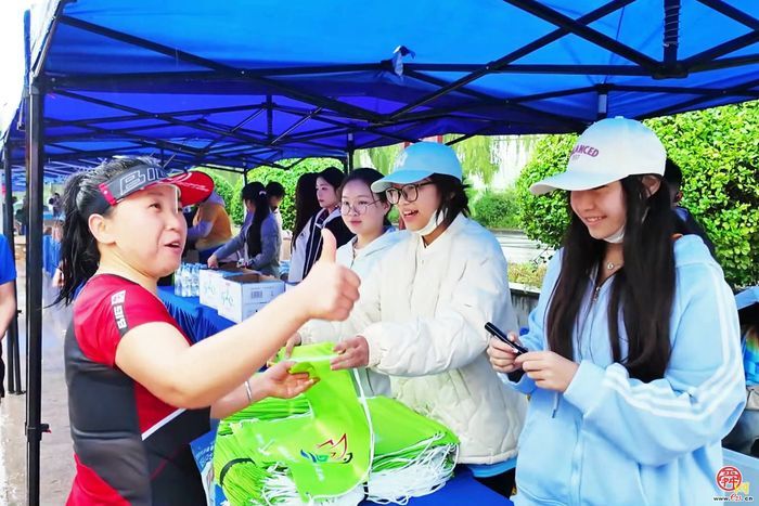 章丘农商银行：助力全民健身 金融服务“跑”起来