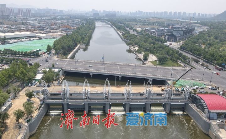 风帆造型钢架重装就位，小清河洪园节制闸维修改造收尾