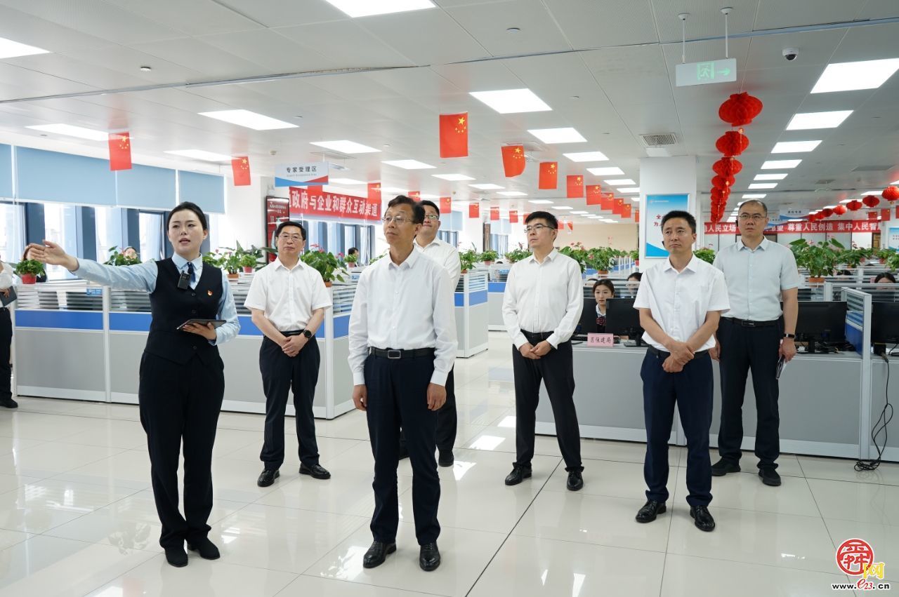 孙常建带队走访调研市12345市民服务热线