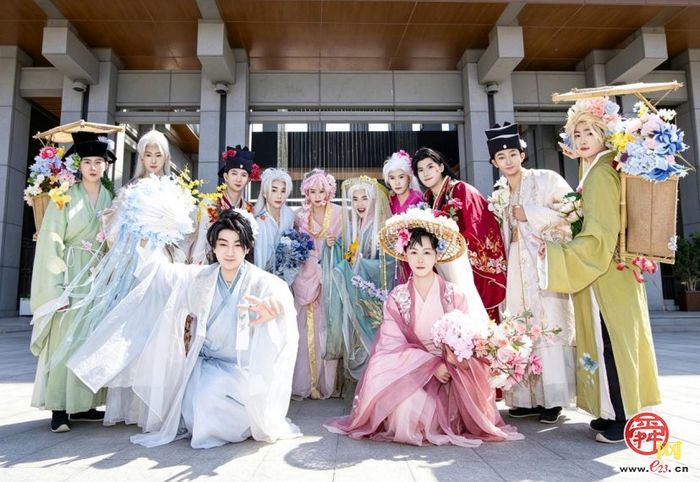 如梦令巡游路演亮相济南世贸广场 宋风雅韵点亮城市文化生活