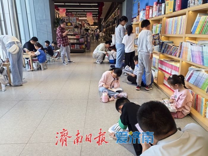 书香浸润周末亲子时光