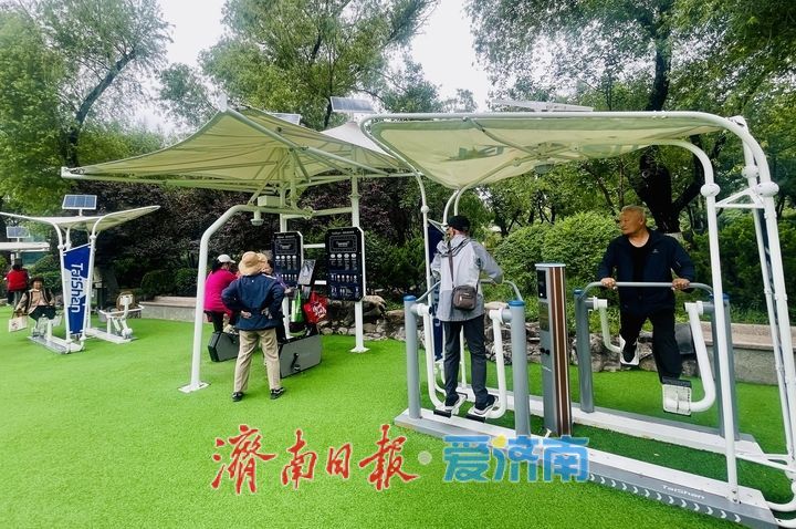 夏日健身热：济南智慧广场成市民新宠