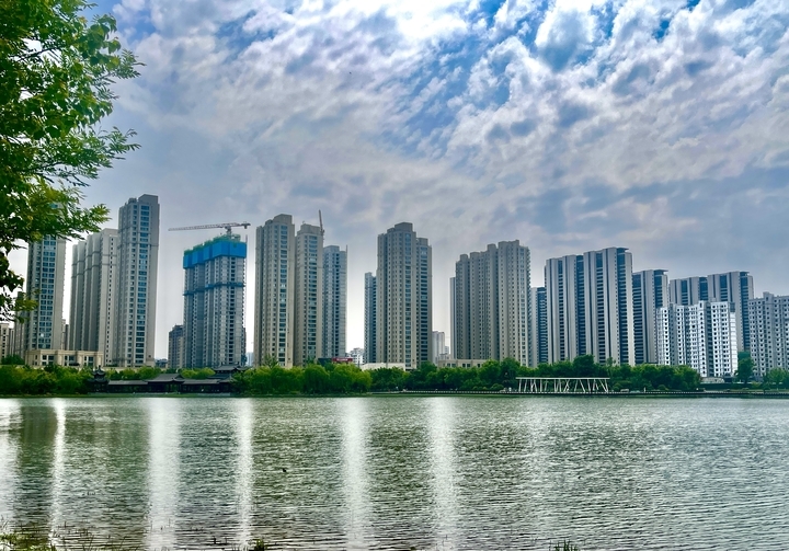 济南云锦湖公园 湖河相映美不胜收