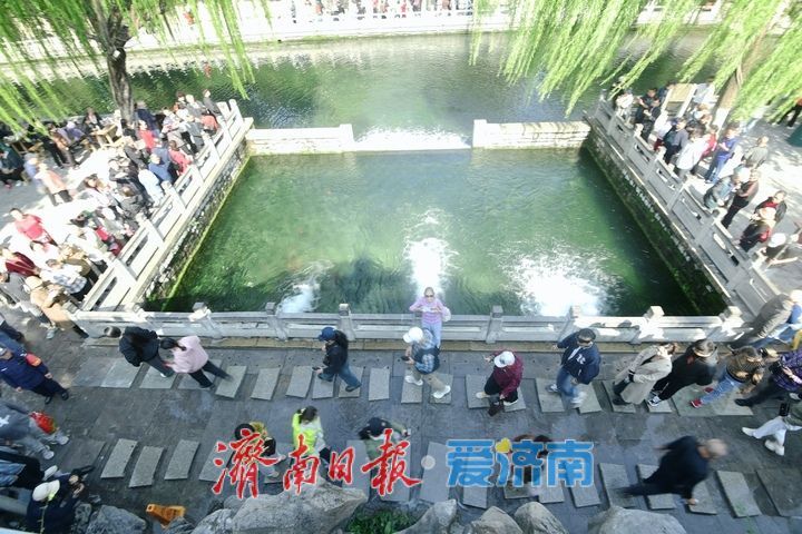 一年四季 泉在济南丨创20年来新高！济南黑虎泉水位持续飙升，声如虎啸