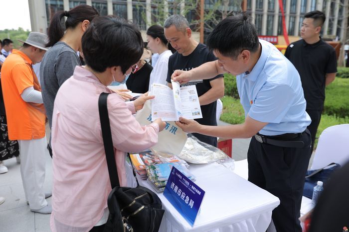 人人讲安全、个个会应急 安全宣传接地气有生气——2024年山东省暨济南市“安全宣传咨询日”活动举行