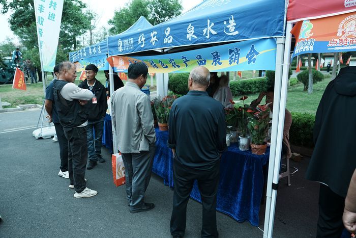 “泉水人家”“点赞商河”组团亮相小麦高产竞赛 展区里济南好物“圈粉”忙