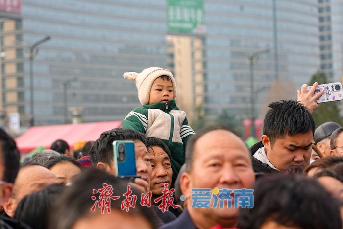 马跃新春闹元宵 民俗展演庆佳节