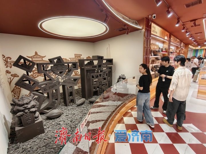 一年四季 泉在济南丨巧克力复刻泉城地标 济南网红博物馆引打卡