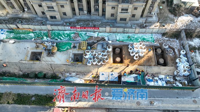 济南青岛路过街天桥主体完工，济南西部新城“空中通廊”雏形已现