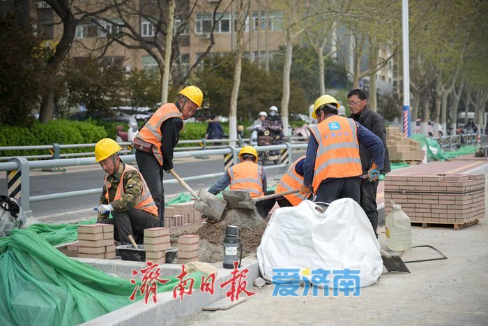 经十路南辛庄站A2口路段启动提升改造 恢复地铁建设前道路原貌