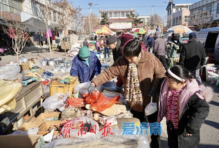 赶大集 品年味 感受人间“烟火气”