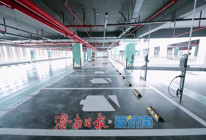 向上要“空间”，济南洪楼片区智慧停车楼启用