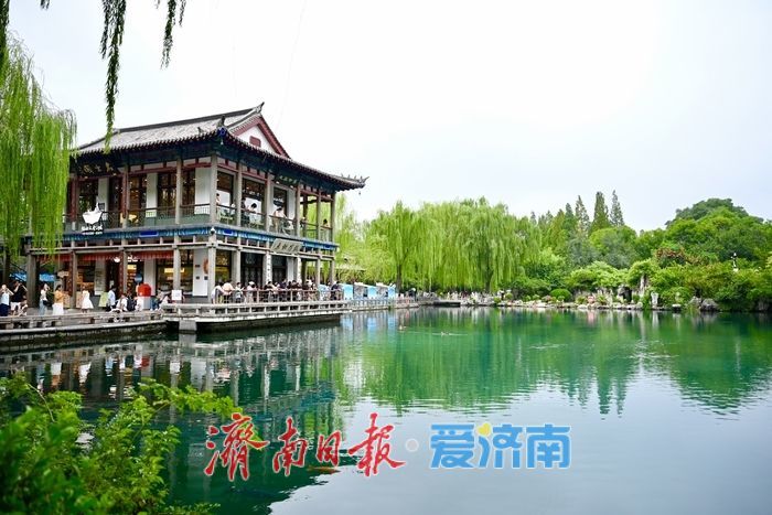嬉水龙潭，泉享清凉！五龙潭泼水节文创市集激活泉水文旅消费