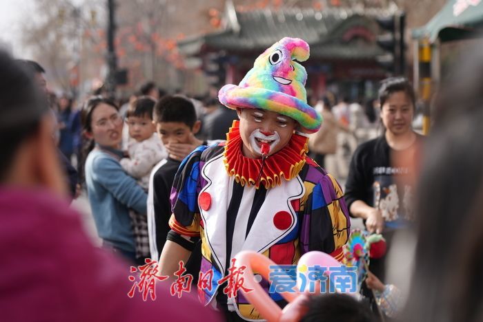 “泉”在济南过大年｜明湖市集好戏连台，文旅融合激活消费新场景