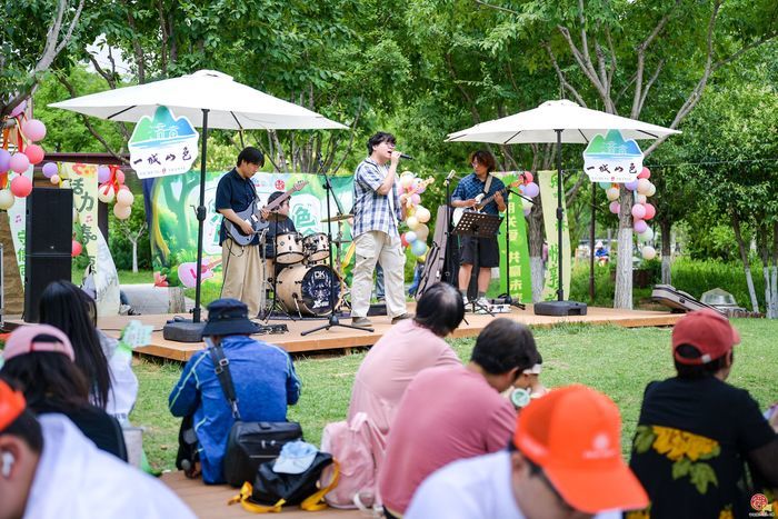 驻济高校学子携手护生态！济南“一城山色”生态守护志愿服务暨“信用记录关爱日”登山打卡活动启幕
