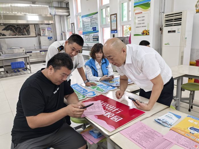 公交优先绿色出行 定制公交护航新生路