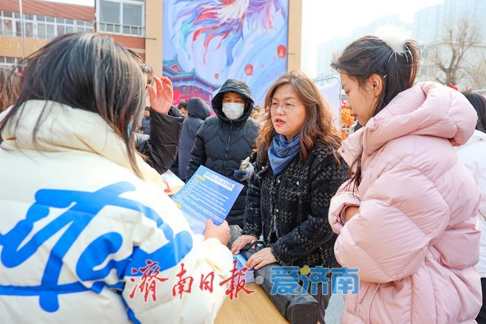 “春风行动”暖人心 上新街人气爆棚