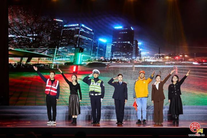 济南公安举办“警旗上的荣光”庆祝第六个中国人民警察节主题活动