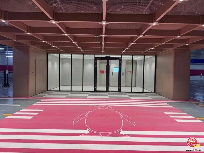 新增1600余个车位 槐苑文化体育公园地下停车场开放