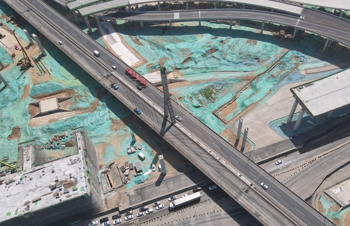 济南零点立交主线桥东向西封闭 新建匝道已临时放开通行