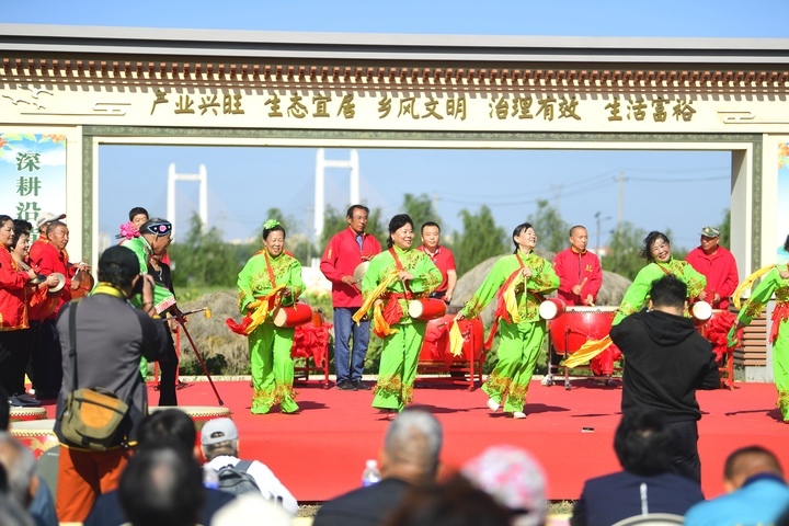 金秋送爽稻香飘，又到一年丰收季