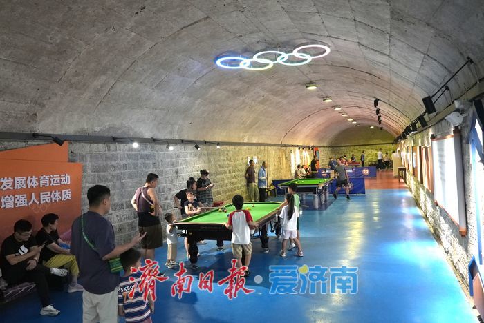 一年四季 泉在济南丨18℃天然“空调房”！防空洞成市民夏日避暑好去处