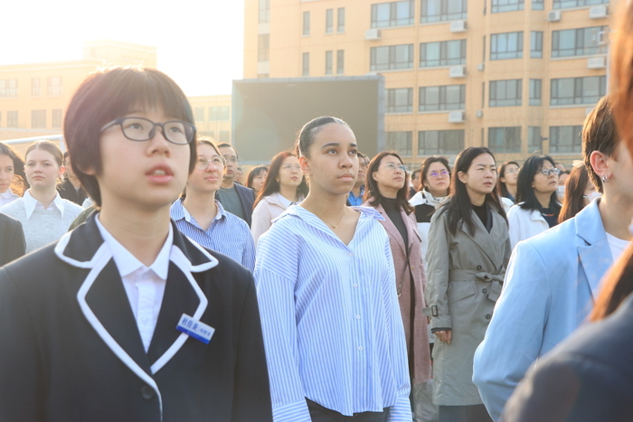 法国雷恩市左拉中学代表团师生到访济南外国语学校