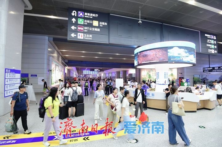 济南东站铁路换乘地铁免安检首日 旅客“丝滑”换乘