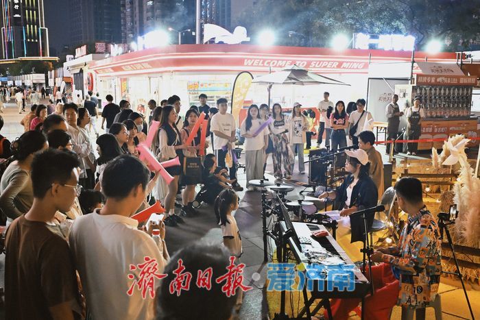 烟火赋新韵 外摆聚活力 济南多点发力激活城市消费新动能