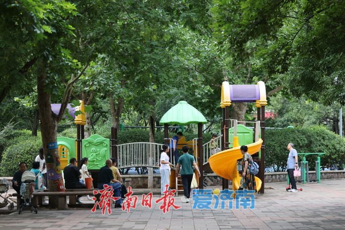 绿荫纳凉享惬意 泉城公园开启夏日欢乐时光