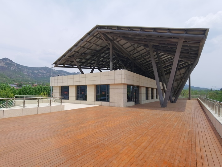 二层设观景平台，省道103旅游公路门牙驿站建成