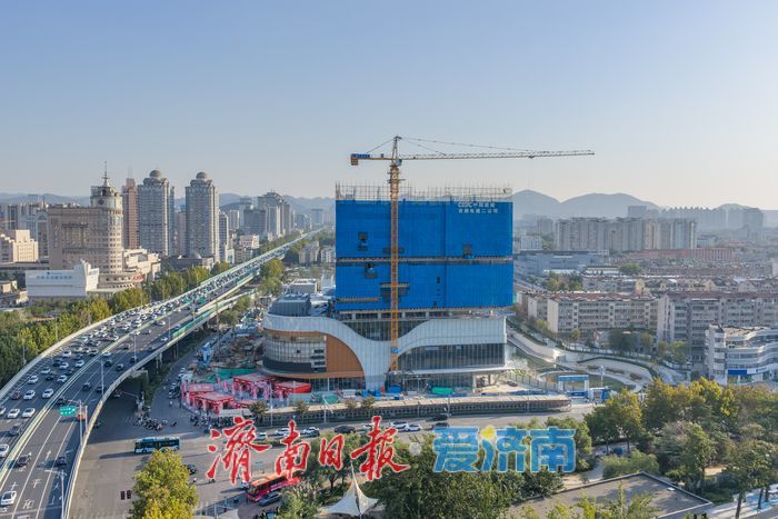 国庆施工不停歇，洪楼天地A区塔楼封顶，济南首家京东MALL进入开业倒计时