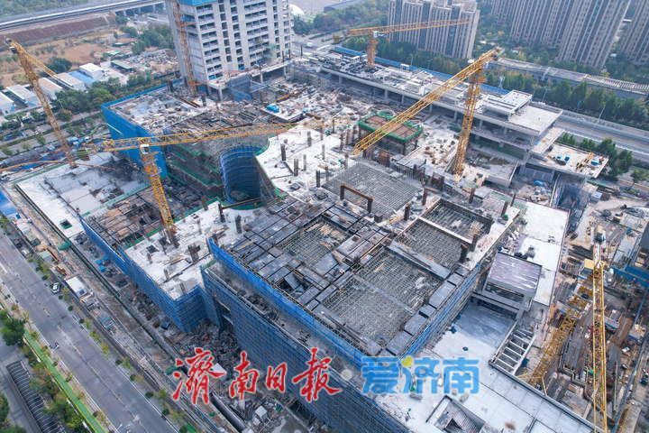 西城商业配套加速成型 济南银泰百货项目初具规模